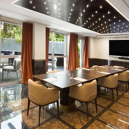 Doubletree By Hilton Ξενοδοχείο 4*