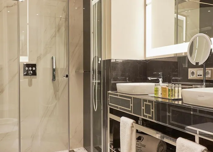 Doubletree By Hilton فندق