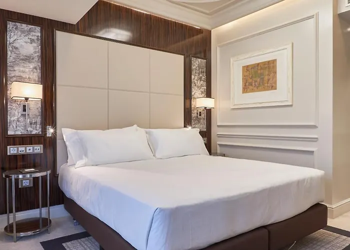 Doubletree By Hilton آكورونيا