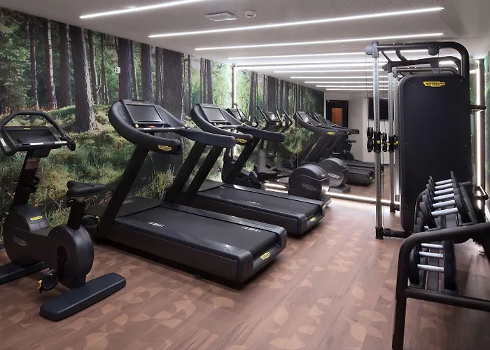 Doubletree By Hilton آكورونيا